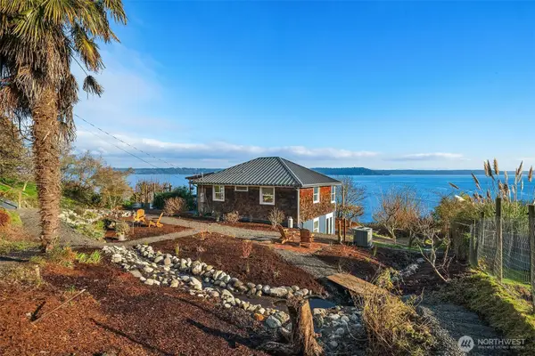 8017 SW Dilworth Road, Vashon, WA 98070