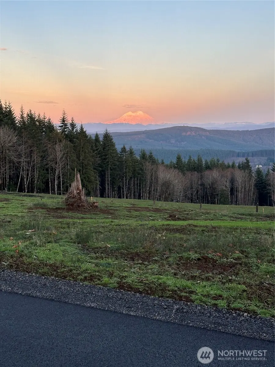 204 Suncrest Drive #4, Castle Rock, WA 98611 - Image #3