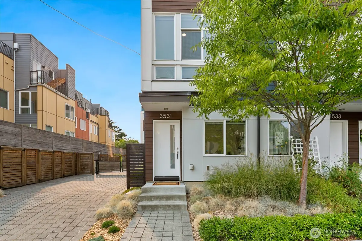 3531 Wallingford Avenue N, Seattle, WA 98103 - Image #1