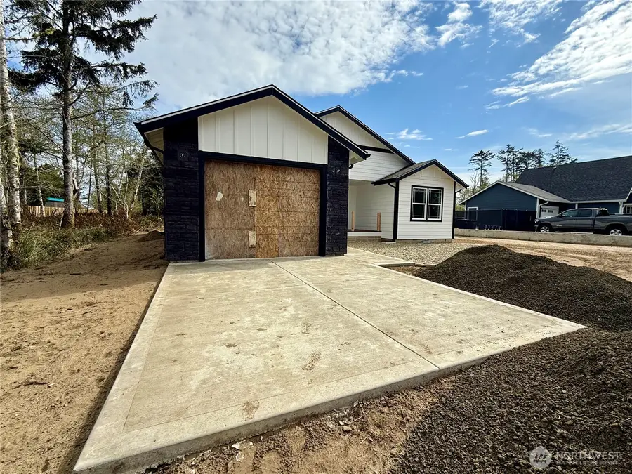 684 Lake Island Avenue Se, Ocean Shores, WA 98569 - #3