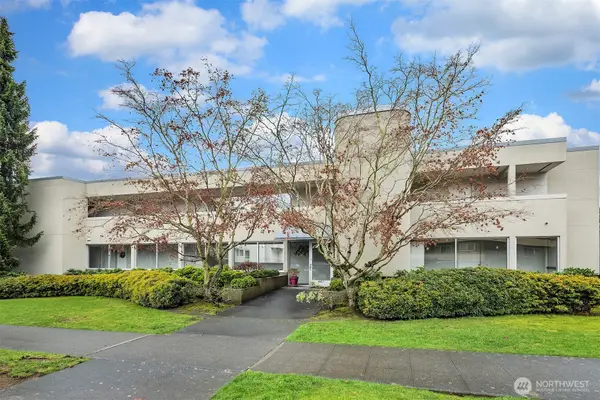 4457 44th Avenue Sw #102, Seattle, WA 98116