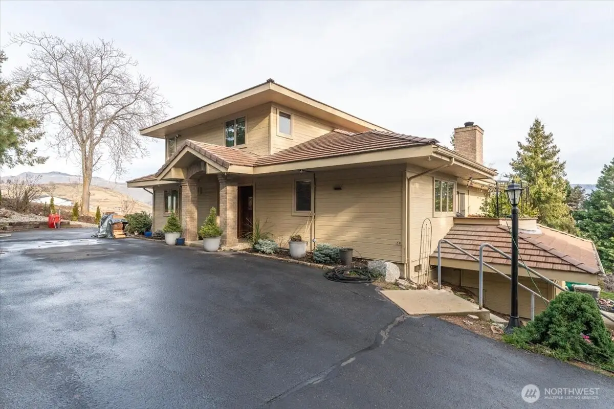 652 Meadows Drive, Wenatchee, WA 98801 - Image #1