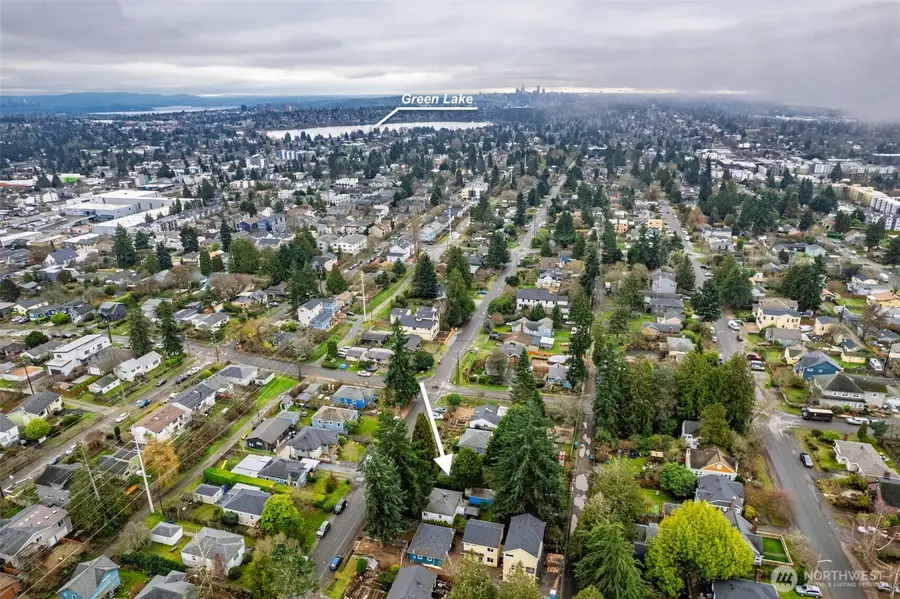 9717 Evanston Avenue N, Seattle, WA 98103 - Image #2