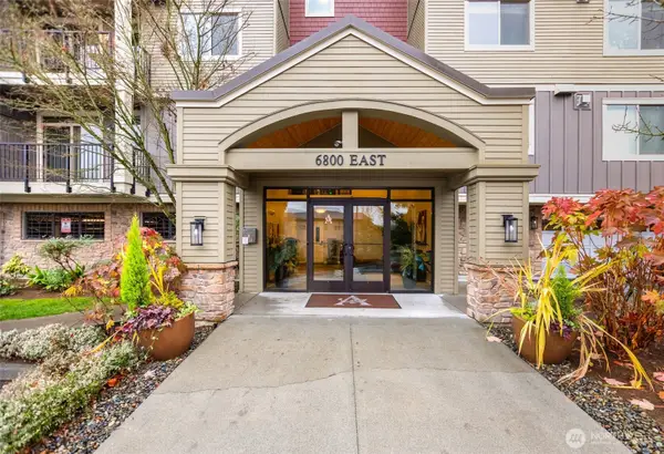 6800 132nd Place Se #E203, Newcastle, WA 98059