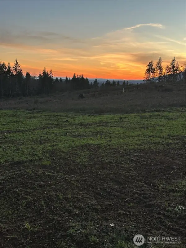 242 Suncrest Drive #3, Castle Rock, WA 98611