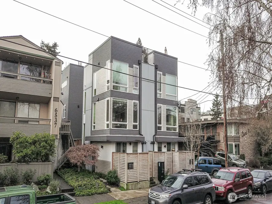 6539 4th Avenue Ne #B, Seattle, WA 98115 - Image #3