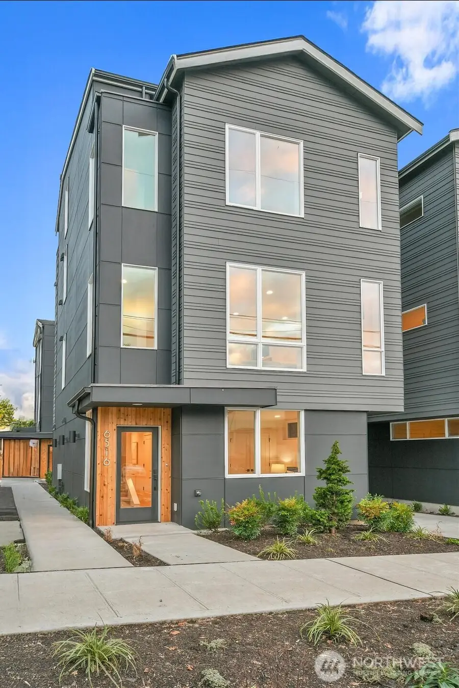 6516 23rd Avenue Ne, Seattle, WA 98115 - Image #2