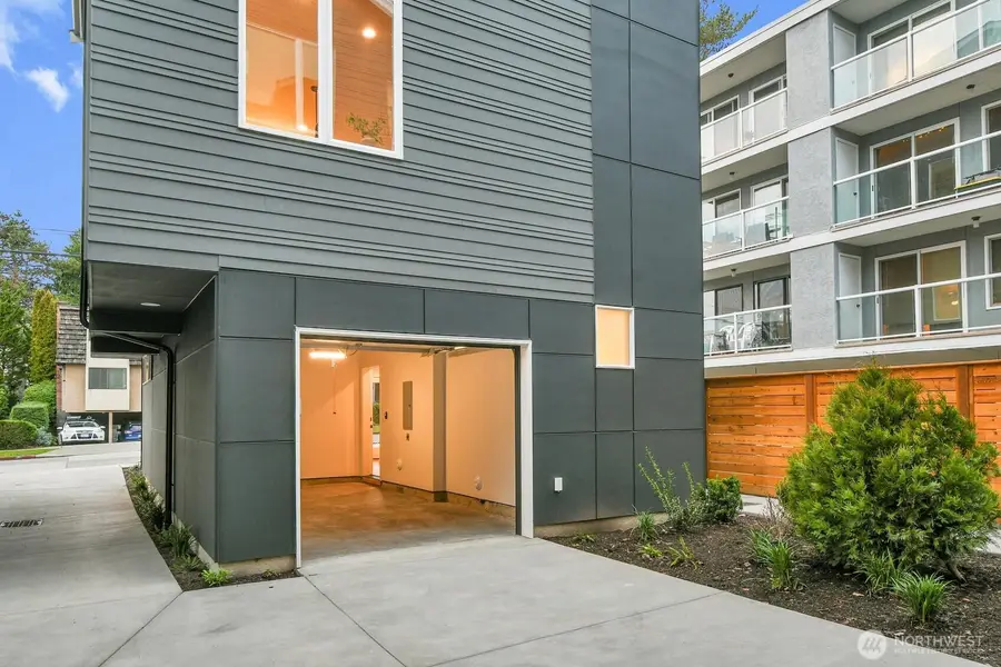 6516 23rd Avenue Ne, Seattle, WA 98115 - Image #3