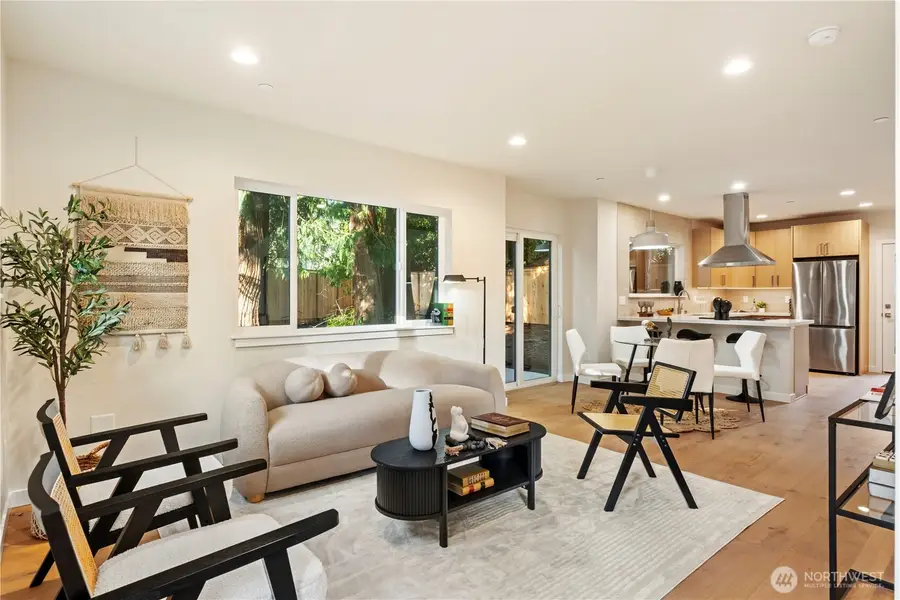 11043 19th Avenue Ne, Seattle, WA 98125 - Image #3