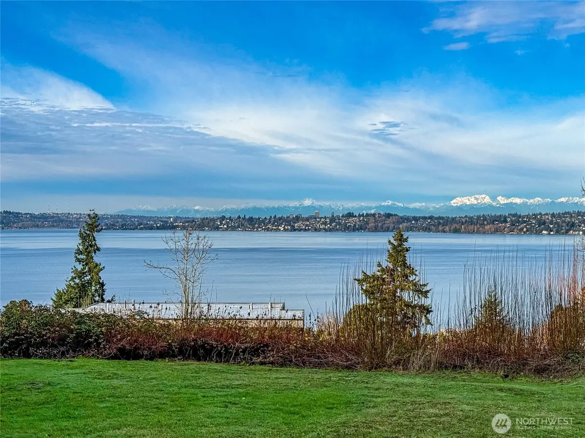 5833 104th Avenue Ne, Kirkland, WA 98033 - Image #1