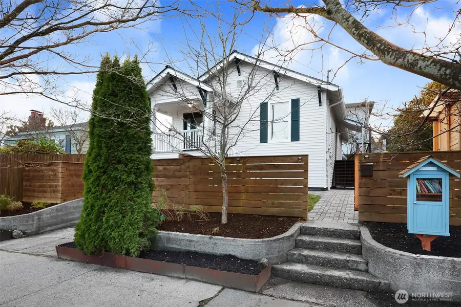 8333 Dibble Avenue Nw, Seattle, WA 98117 - Image #2