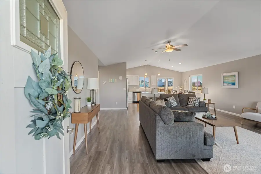 417 Riviera Street Sw, Ocean Shores, WA 98569 - Image #3