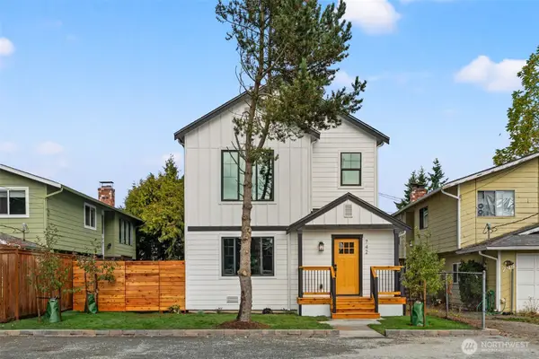 742 N 104th Street, Seattle, WA 98133