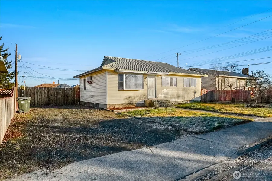 1008 W Bruce Street, Moses Lake, WA 98837 - Image #2