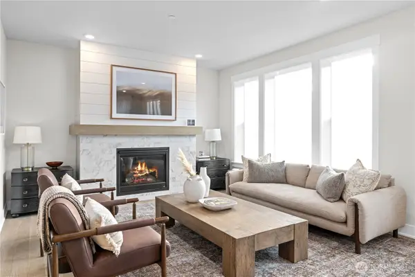 14320 148th Place Ne #27, Woodinville, WA 98072