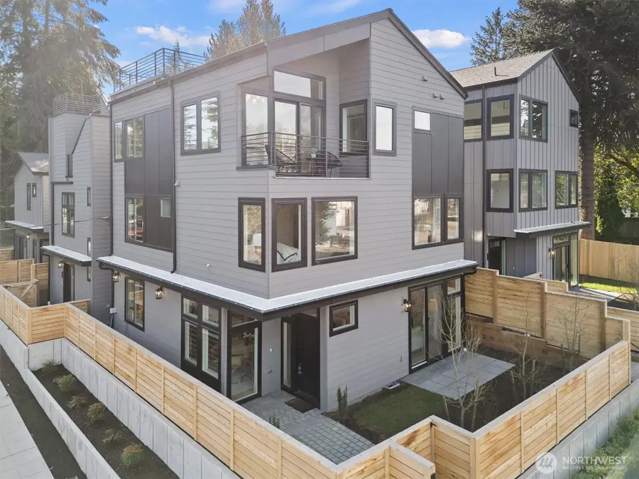 1261 NE 100th Street, Seattle, WA 98125 - Image #3