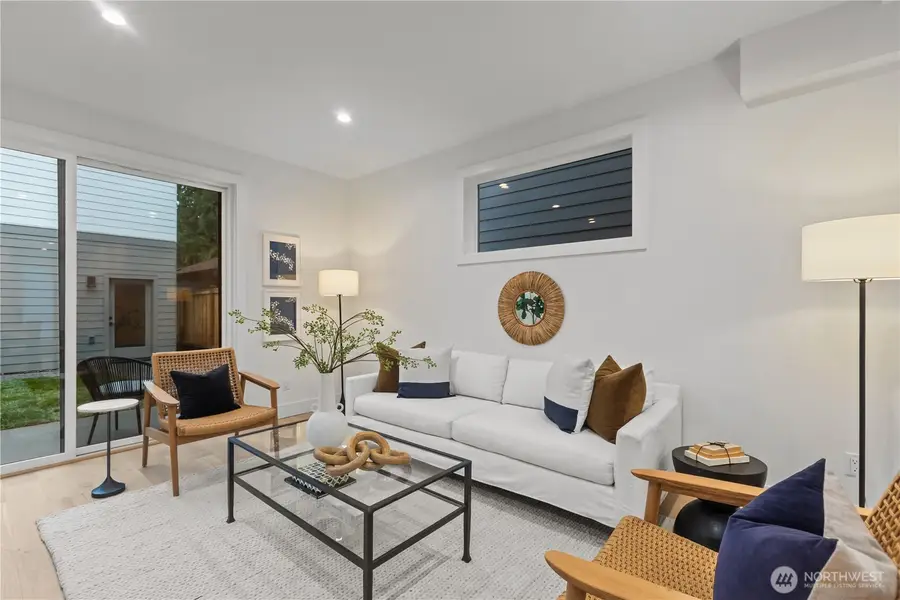 8314 28th Avenue Ne, Seattle, WA 98115 - Image #2