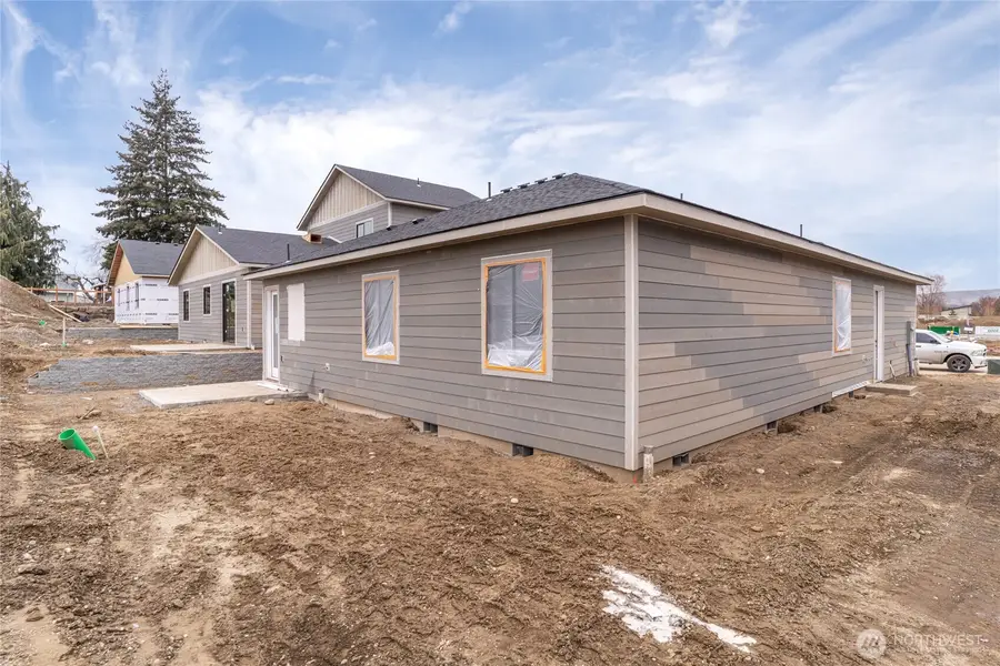 574 S Oasis Loop, East Wenatchee, WA 98802 - Image #3