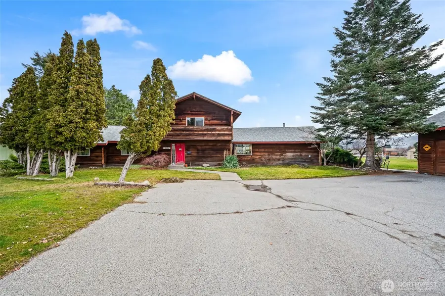 1919 B 5th St, Wenatchee, WA 98801 - #3