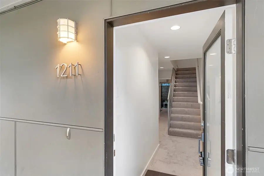 1211 S Grand Street, Seattle, WA 98144 - Image #2