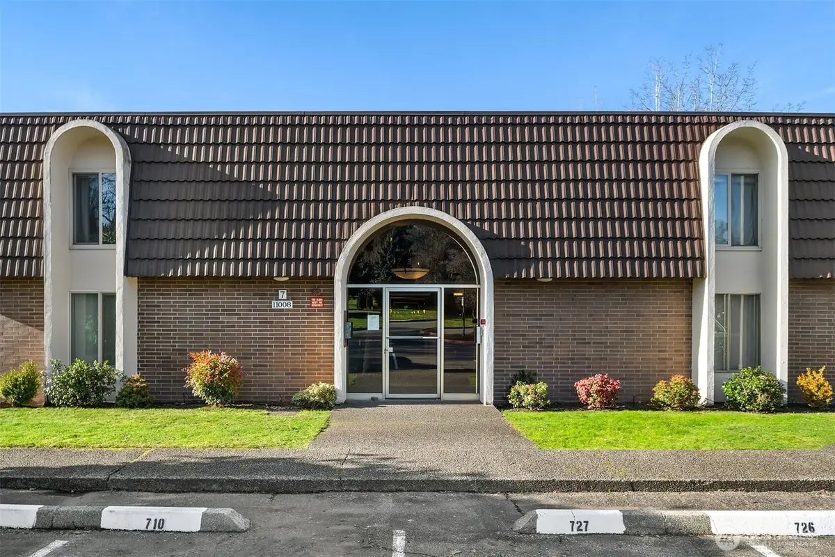 11008 NE 68th Street #716, Kirkland, WA 98033 - Image #1