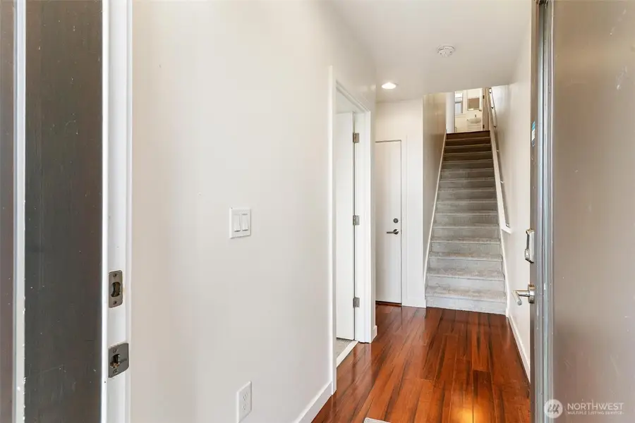 4290 S Greenbelt Station Drive, Seattle, WA 98118 - Image #3