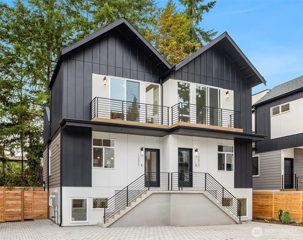 10823 11th Avenue Ne, Seattle, WA 98125 - Image #1