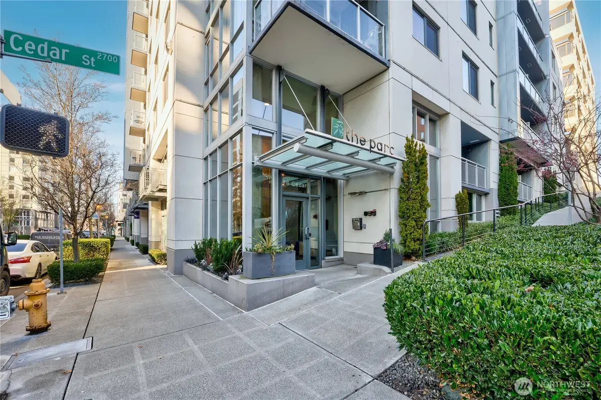76 Cedar Street #303, Seattle, WA 98121 - Image #1