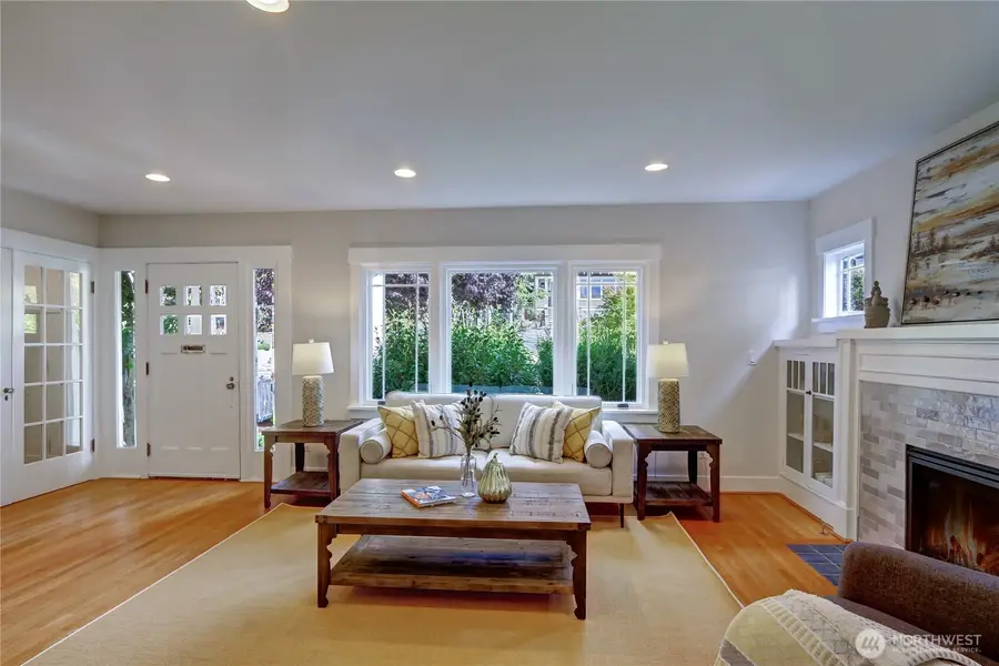 1611 10th Avenue W, Seattle, WA 98119 - Image #2