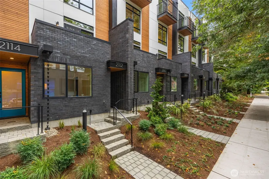 2104 1st Avenue N, Seattle, WA 98109 - Image #3