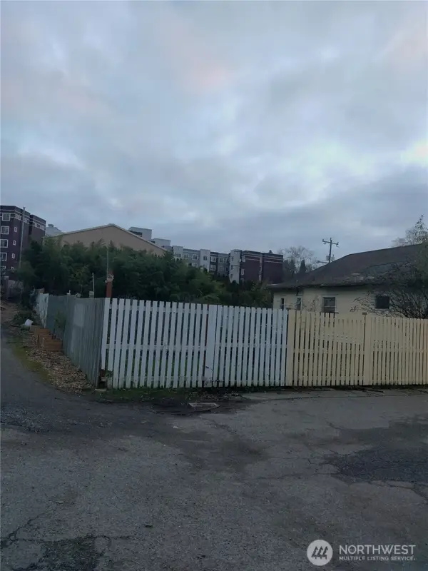 3011 S Estelle Street, Seattle, WA 98144