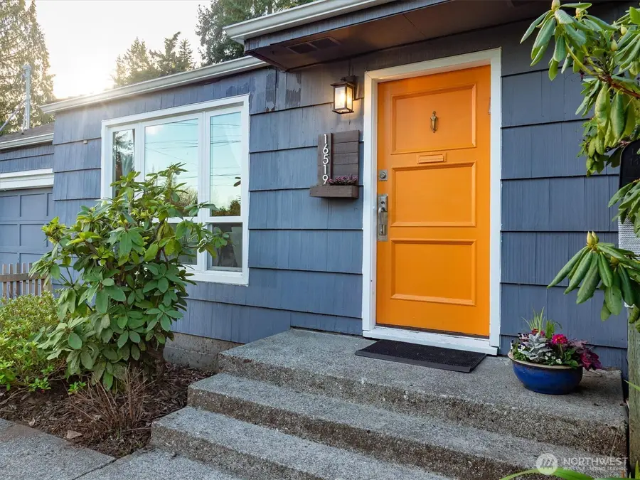 16519 25th Avenue Ne, Shoreline, WA 98155 - Image #3