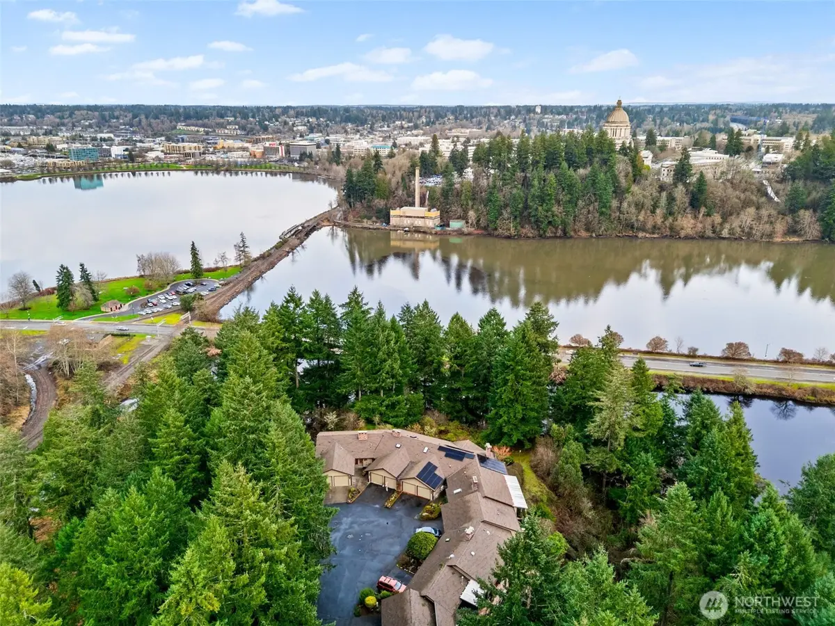1406 Evergreen Park Lane Sw, Olympia, WA 98502 - Image #1