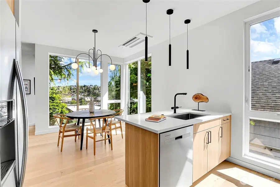 627 W Emerson Street, Seattle, WA 98119 - Image #3