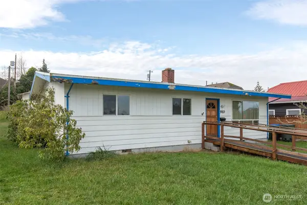 910 E 7th Street, Port Angeles, WA 98362