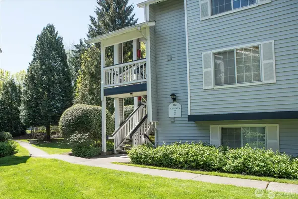 7453 133rd Avenue Se #M305, Newcastle, WA 98059