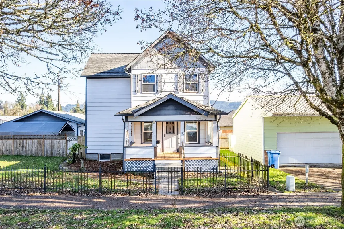 136 SW 3rd Avenue, Castle Rock, WA 98611 - Image #1