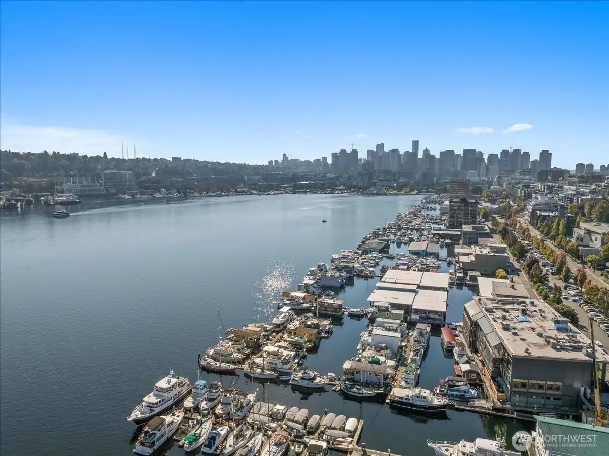 2040 Westlake Avenue N #14, Seattle, WA 98109 - Image #1