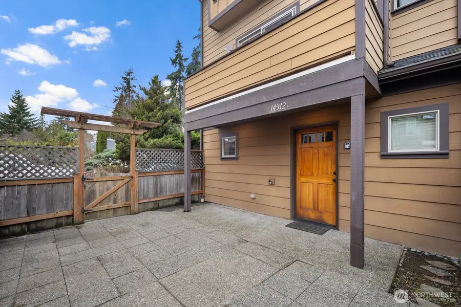 14312 Stone Ave Avenue N #B, Seattle, WA 98133 - Image #2