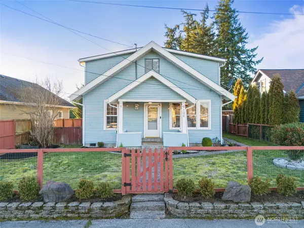 104 Pennsylvania Avenue N, Eatonville, WA 98328