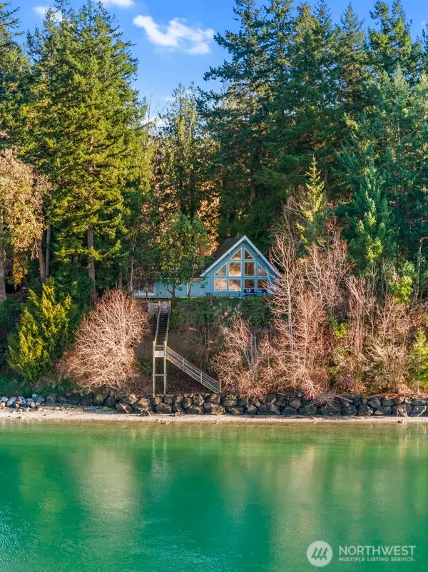 16273 Reitan Road Ne, Bainbridge Island, WA 98110