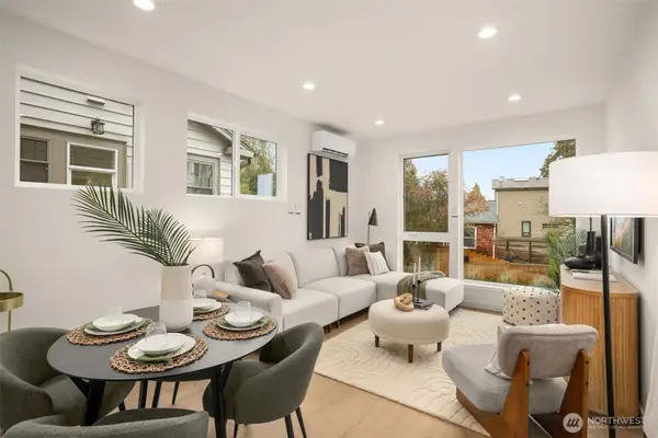 2105 SW Genesee Street Sw, Seattle, WA 98106