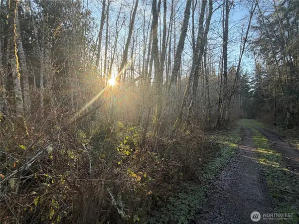 400 House Place, Camano Island, WA 98282