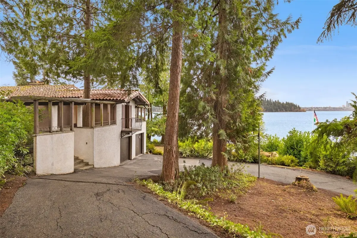 5265 West Mercer Way, Mercer Island, WA 98040 - Image #1
