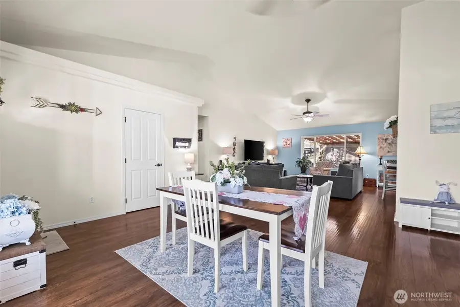 810 Cody Street Se, Rainier, WA 98576 - Image #3