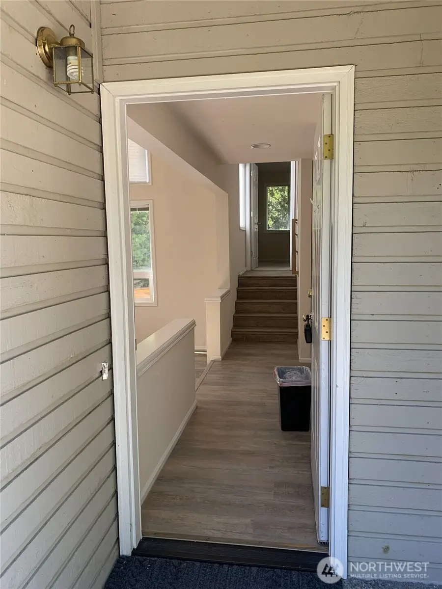 13820 Se Newport Way, Bellevue, WA 98006 - Image #3