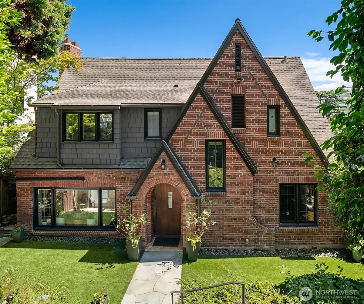 3220 Sierra Drive S, Seattle, WA 98144 - #1