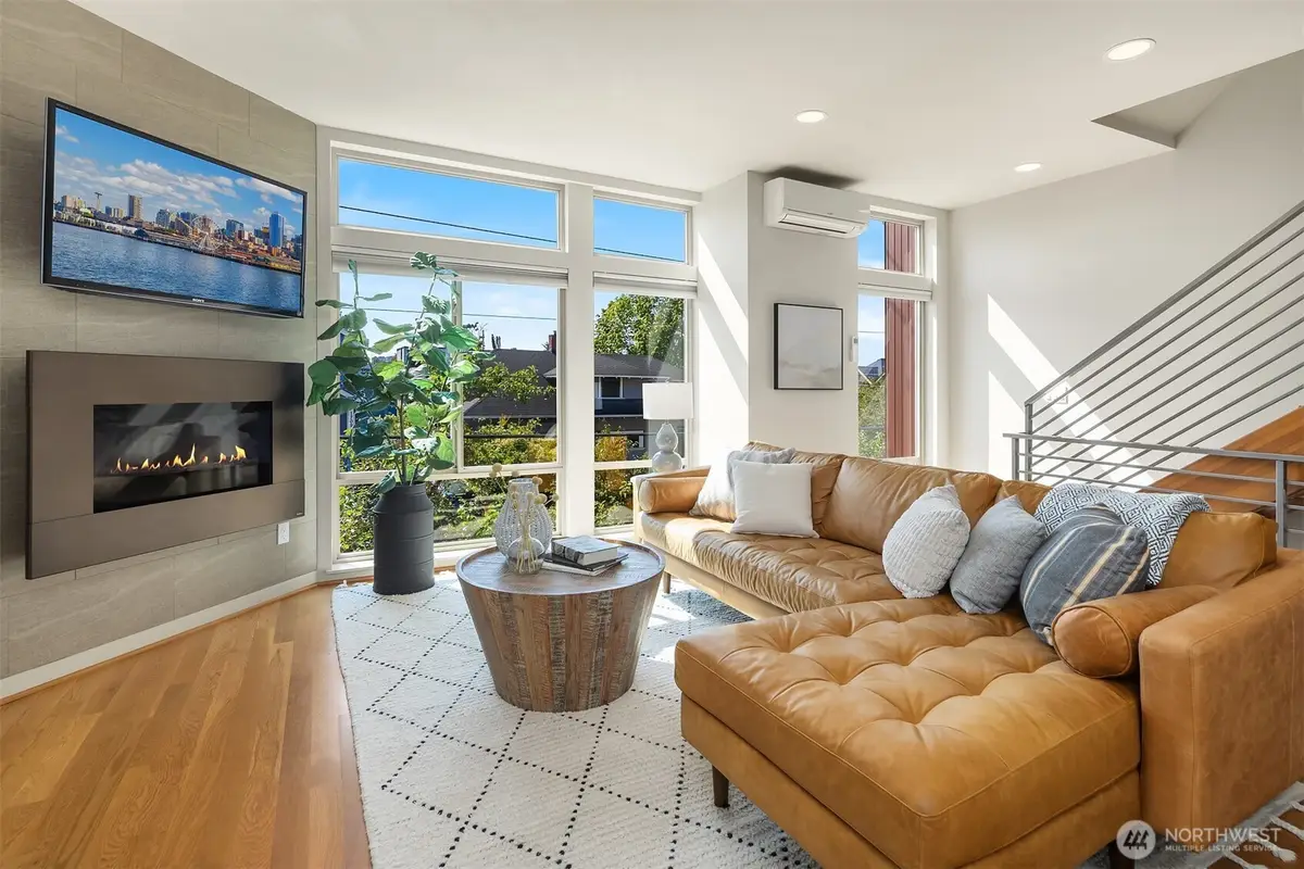 1704 E Marion Street, Seattle, WA 98122 - Image #1