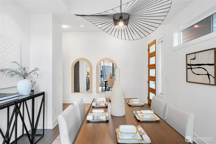 215 4th Court S #8, Kirkland, WA 98033 - Image #2