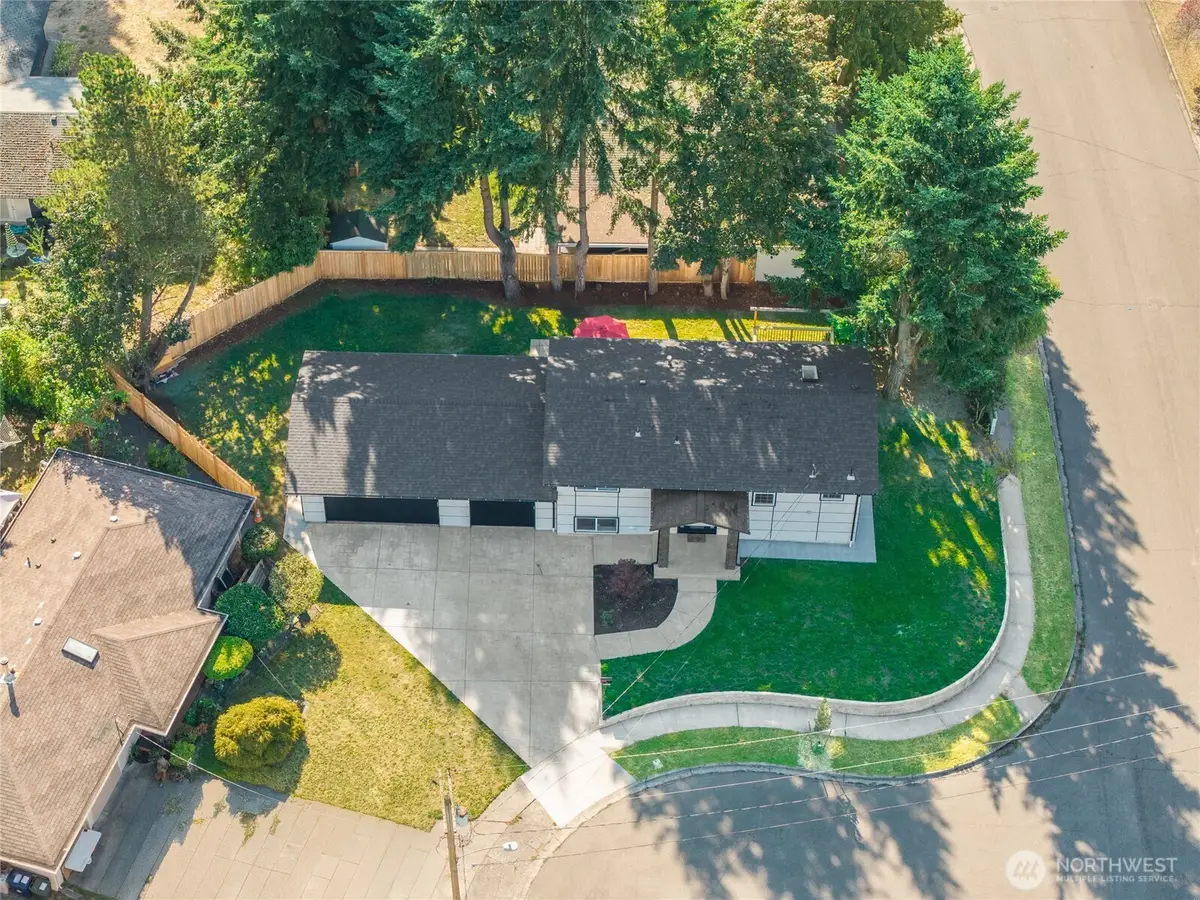 1112 Redmond Avenue Ne, Renton, WA 98056 - Image #1